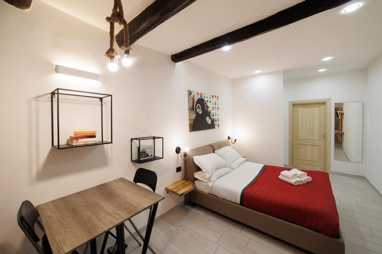 Legnosuites *